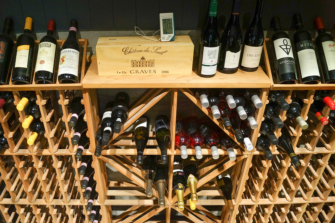 Wine shelf