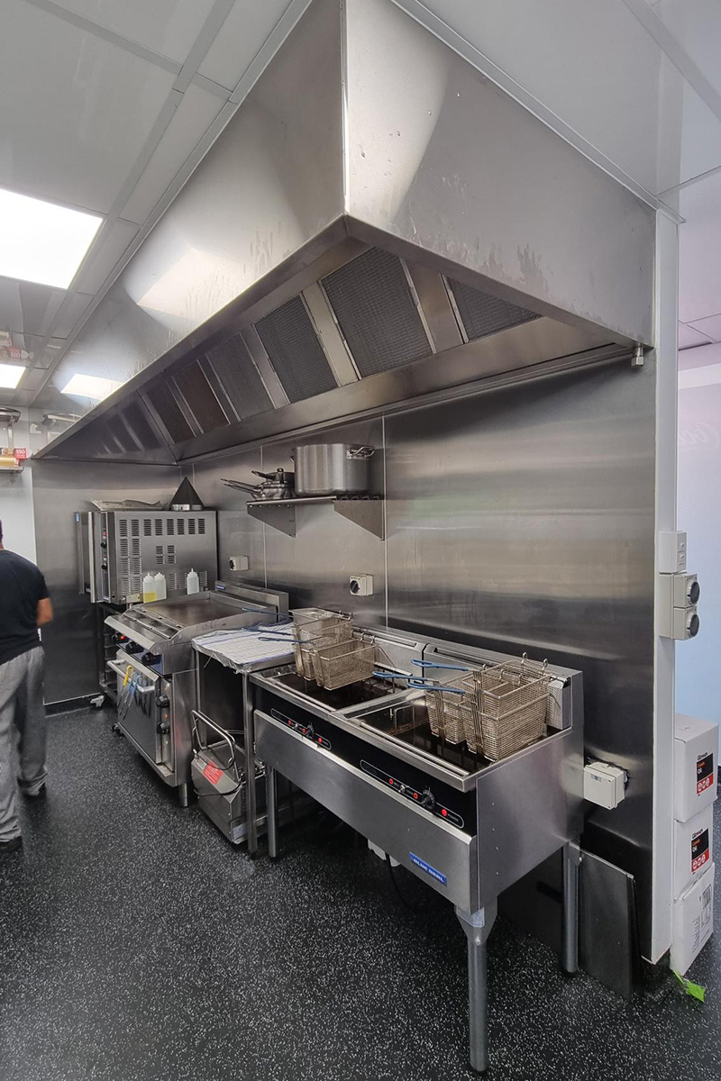 deep fryers in commercial kitchen